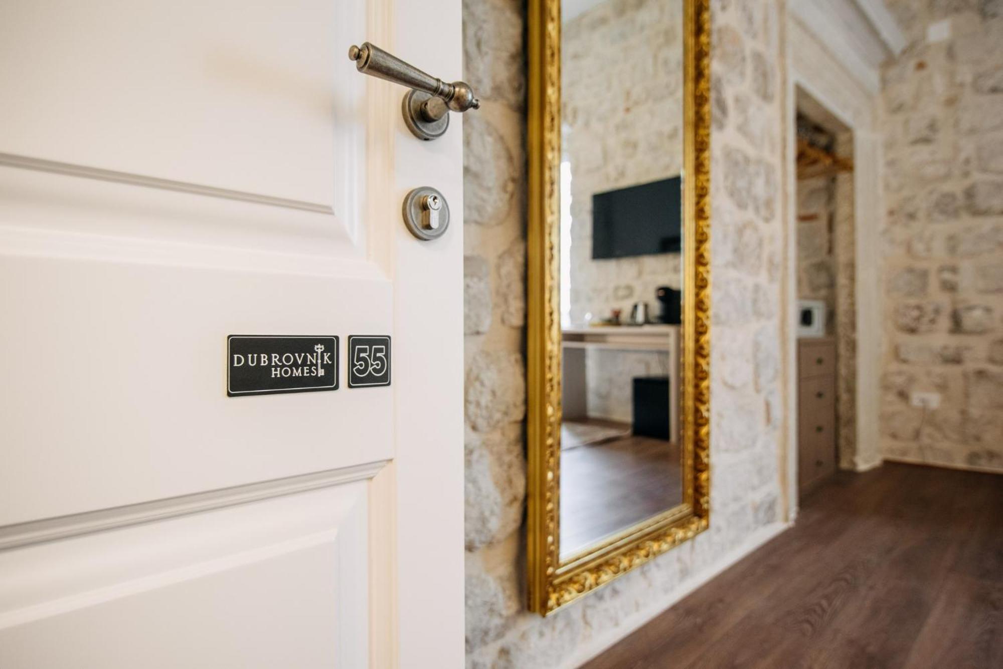 Central W Apartment & Rooms By Duhomes ดูบรอฟนิก ภายนอก รูปภาพ