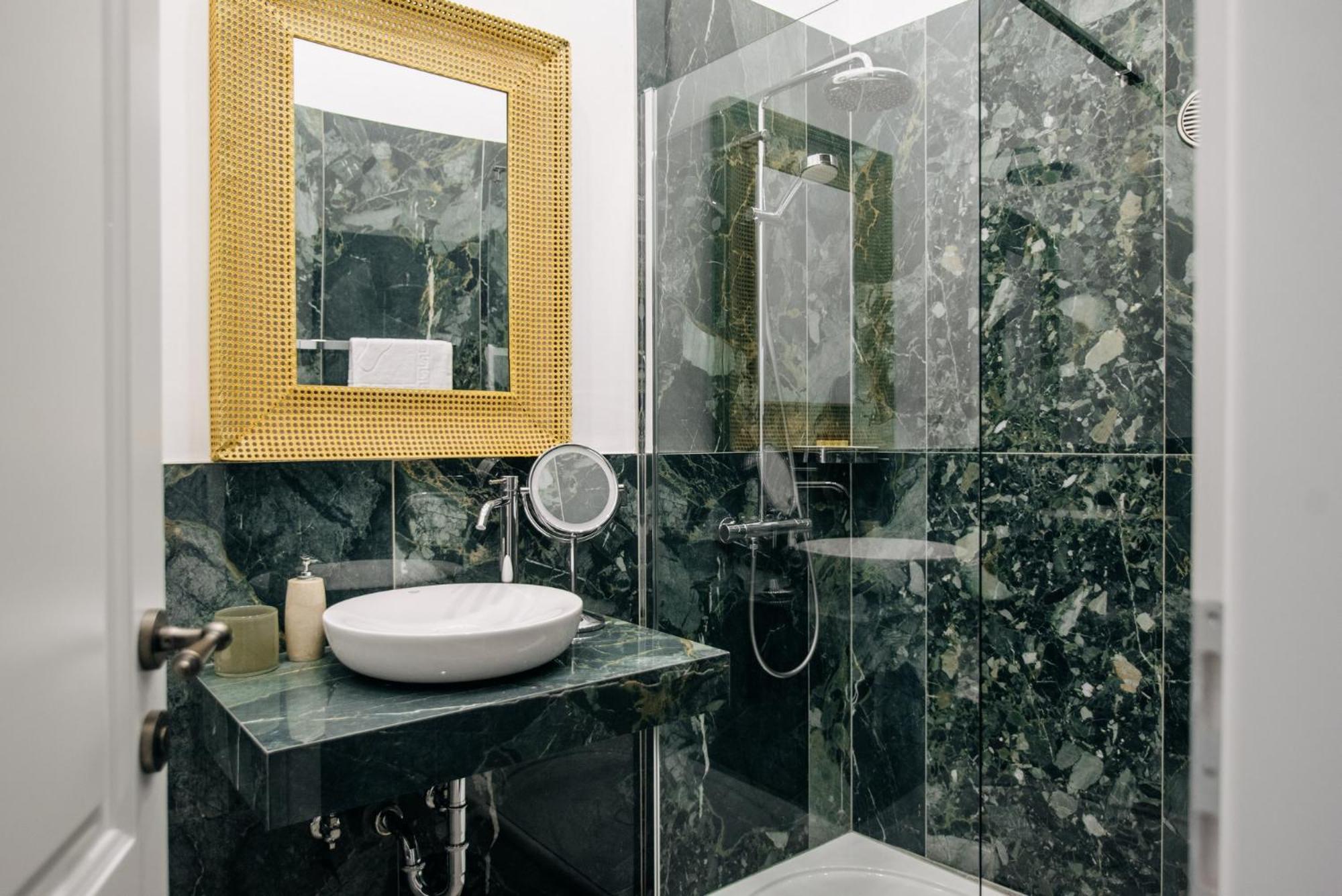 Central W Apartment & Rooms By Duhomes ดูบรอฟนิก ภายนอก รูปภาพ
